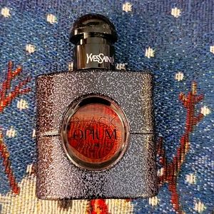 Yves Saint Laurant black opium